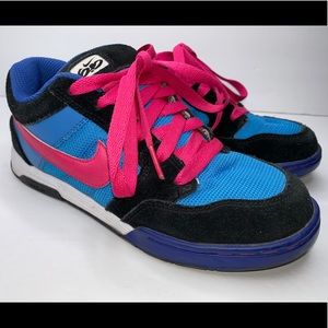 Nike iD 6.0 Low-Top Skateboarding Sneakers - EUC